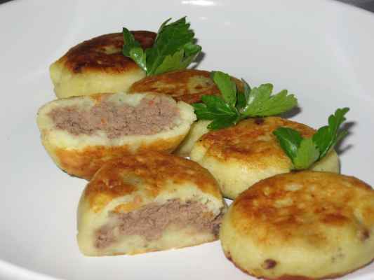 Котлеты из картофеля с печеночной начинкой