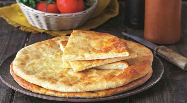 Осетинский пирог с картофелем и сыром
