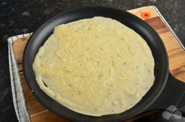 Сырные блины с укропом