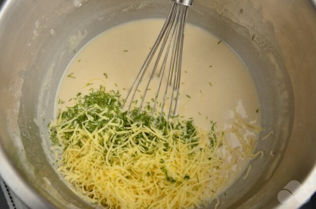 Сырные блины с укропом