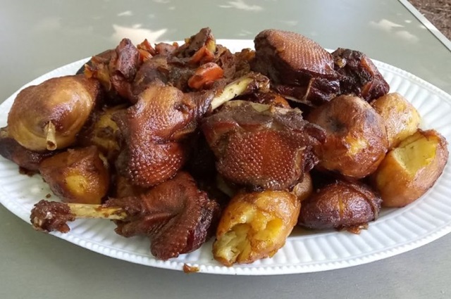 Утка с картошкой в афганском казане0