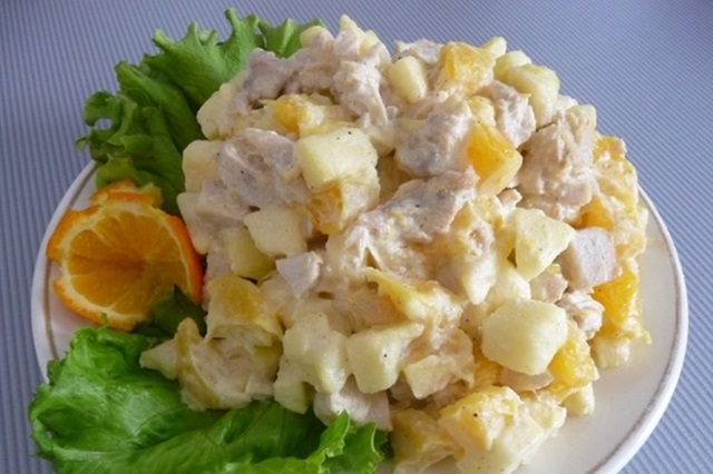 Мясной салат с апельсинами на праздник0