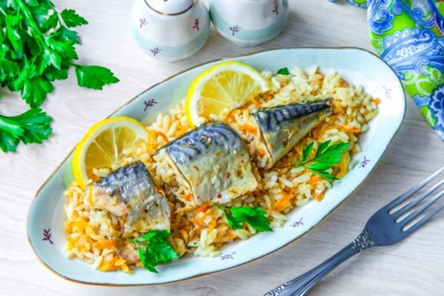 Скумбрия с рисом в духовке0