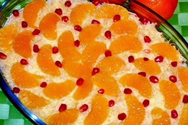 Слоеный салат с мандаринами на праздник0