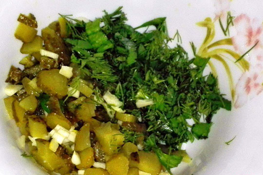 Холодный соус с маринованными огурцами3