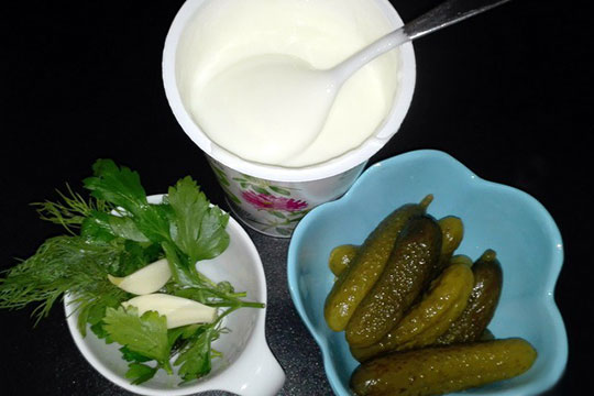 Холодный соус с маринованными огурцами1