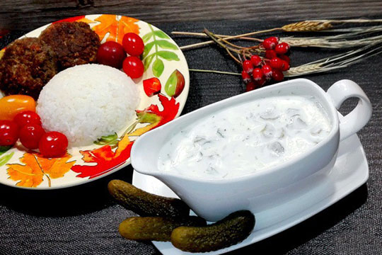 Холодный соус с маринованными огурцами4
