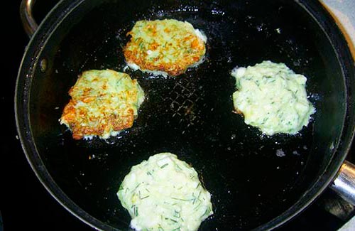 Кабачковые оладьи с сыром и зеленью5