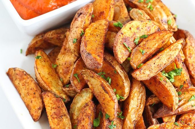 Картошка по-деревенски, запеченная в духовке: пальчики оближешь0