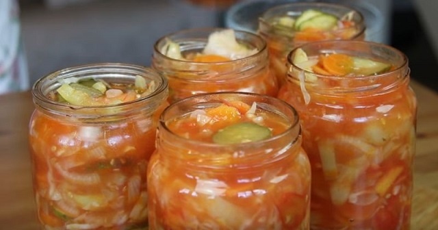Салат «Охотничий» из капусты на зиму1