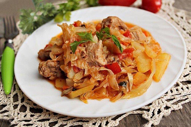 10 простых рецептов тушеной капусты с мясом8