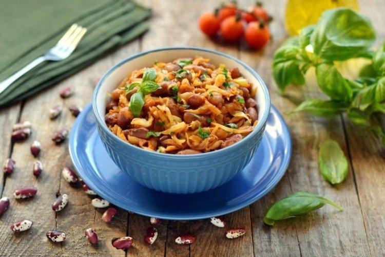 10 простых рецептов тушеной капусты с мясом5