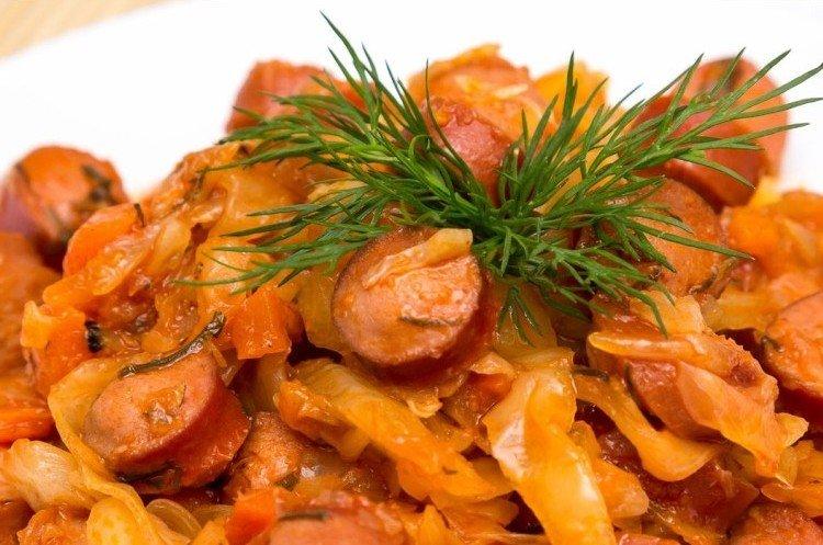 10 роскошных рецептов тушеной капусты с сосисками7
